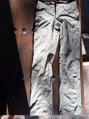 Kuhl Women’s Cargo Pants in Tan